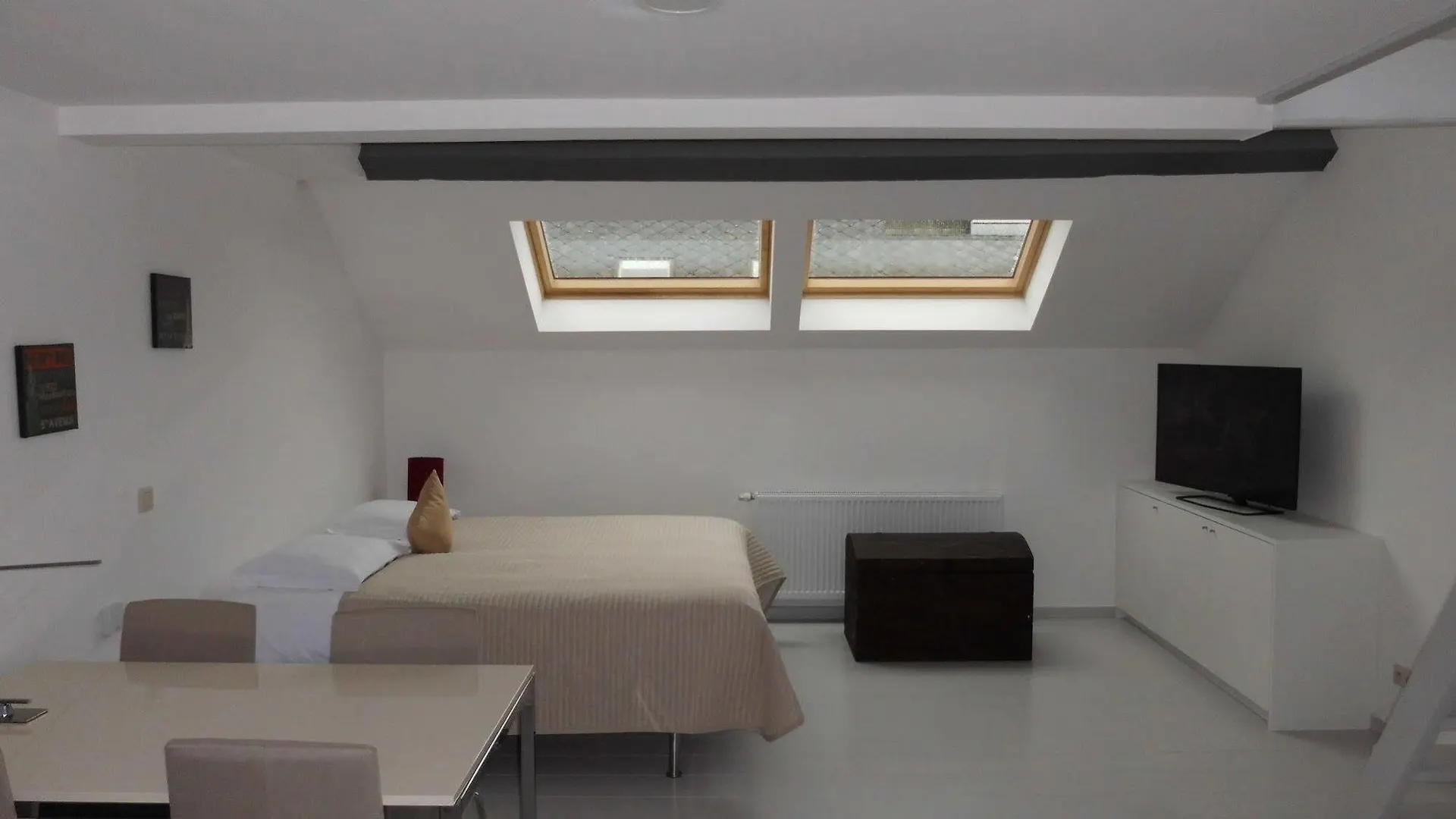 Nocleg ze śniadaniem Aparthotel Midi Residence Saint-Gilles